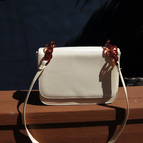 White Handbag with Amber Chainlink Strap - Picture 2 of 8